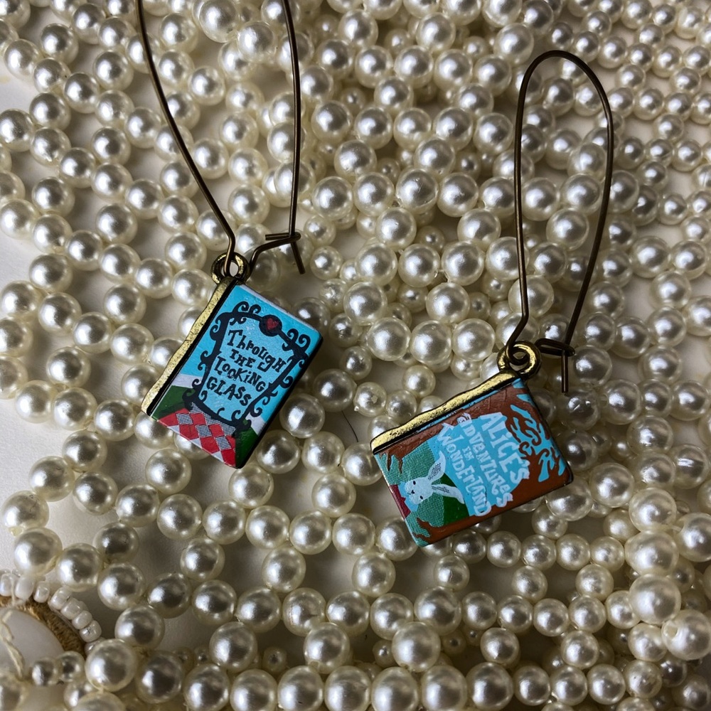Alice through the looking glass earrings